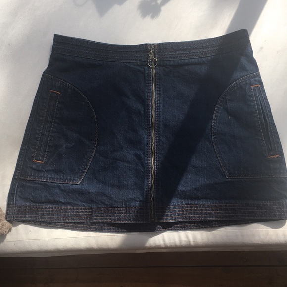 Lightly used zip up jean skirt with pockets - Picture 2 of 5